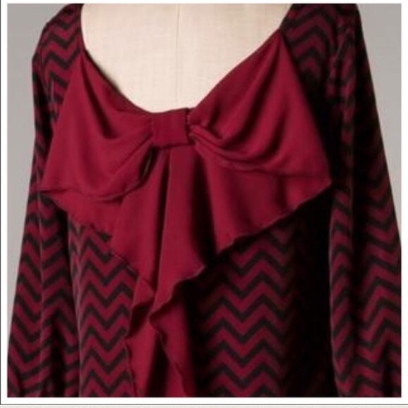 Holiday Bow Chevron Print Shift Dress ❄️ - Picture 2 of 3